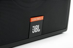 Loa treo tường JBL Control 5 thiết kế hiện đạiLoa treo tường JBL Control 5 thiết kế hiện đại